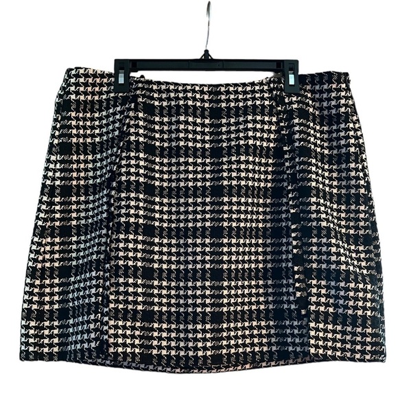NWT Forever 21 Mini Skirt - Picture 1 of 5